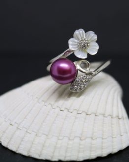 Adjustable Flower and Pearl Ring