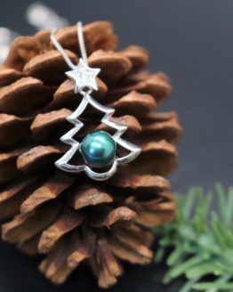 sterling silver Christmas tree pendant set with green pearl