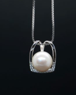 sterling silver necklace set with ivory edison pearl