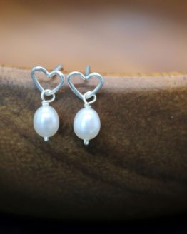 sterling silver pearl heart earrings