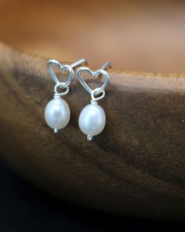 sterling silver pearl heart earrings