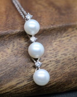 triple pearl drop pendant with ivory pearls